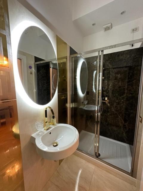 Bed And Breakfast King Plaza โรม ภายนอก รูปภาพ