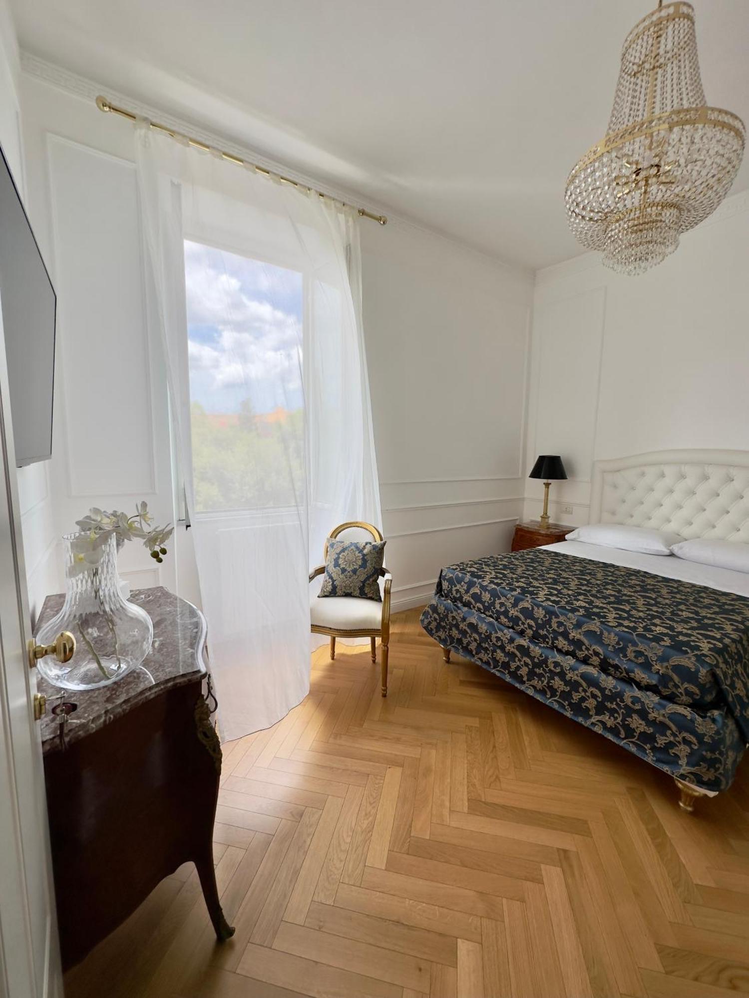 Bed And Breakfast King Plaza โรม ภายนอก รูปภาพ
